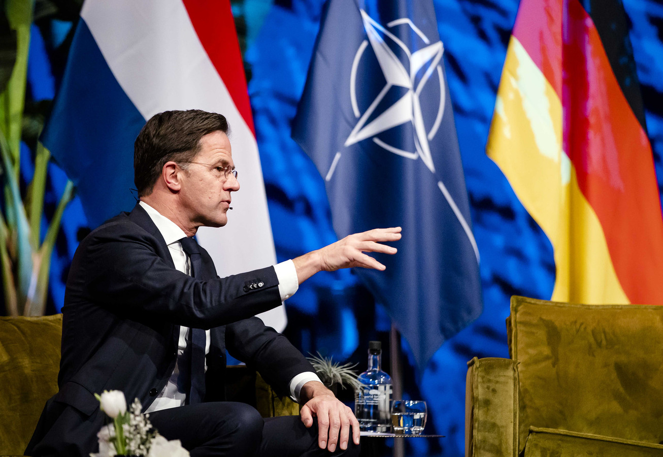 Medewerker van ambassade Rusland hekelt Rutte ‘Waarom valt u Poetin aan?’ Foto AD.nl