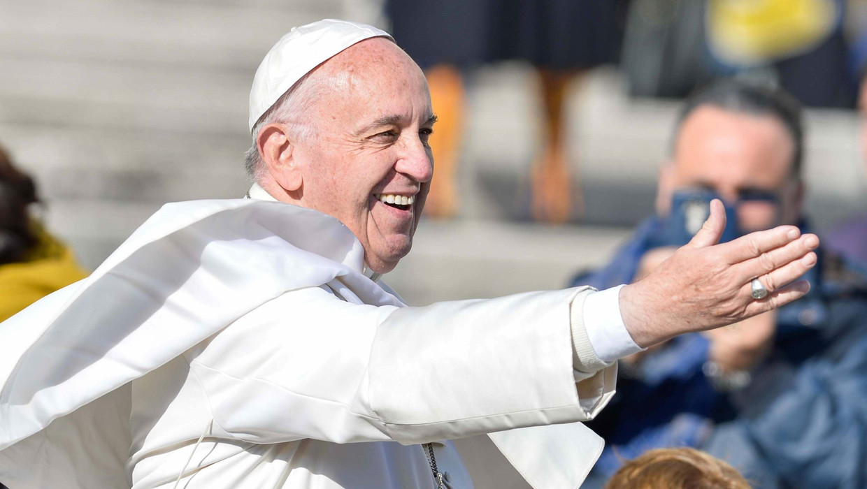 Paus Franciscus, hier op het Sint Pietersplein in Vaticaanstad. Beeld Photo News