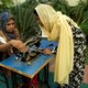 De kledingindustrie in Bangladesh groeit snel, maar de lonen blijven achter