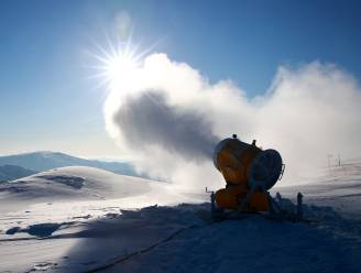“Voor 1,2 miljoen m³ kunstsneeuw wordt zo’n 222 miljoen liter water chemisch behandeld”: zo ligt er toch nog sneeuw op de Olympische Spelen