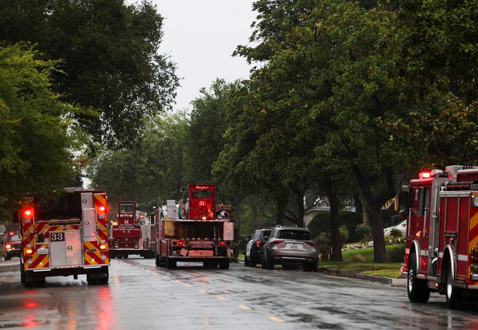 De brandweer van Pasadena rukt uit na een melding na de aardbeving die het zuiden van Californië deed opschrikken.