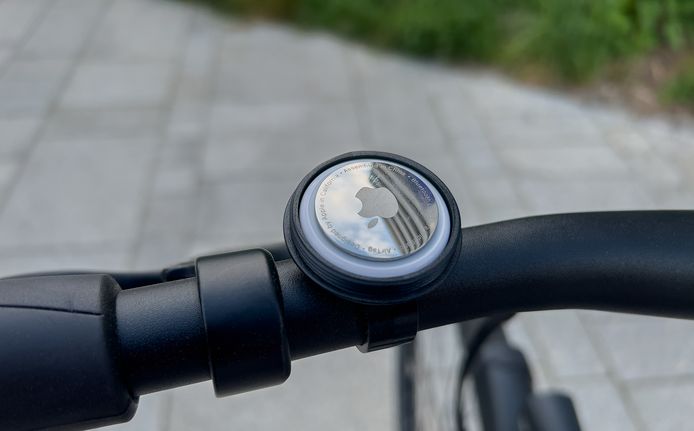 The bike bell inside is designed specifically for one Apple AirTag.