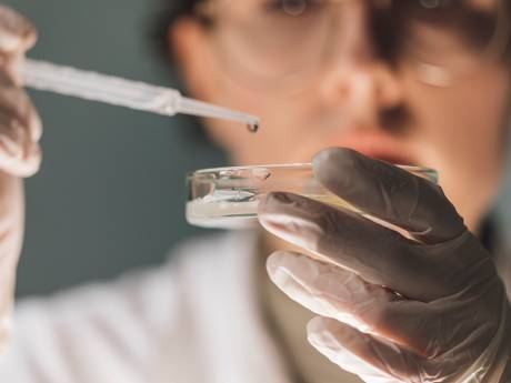 Doorbraak in medische wereld: AI kan korte metten maken met dodelijke superbacterie 
