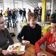 Op deze Zeeuwse school blijft de telefoon ‘thuis of in de kluis’. Nu is de aula in de pauze weer een zoemende bijenkorf