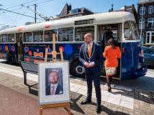 Deze Arnhemmers kregen een lintje vanuit de speciale ‘Lintjestrolley’ van burgemeester Marcouch