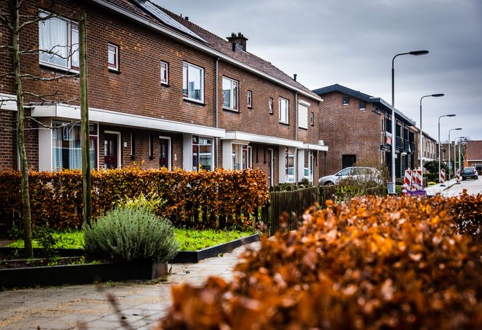Exterieur van woningen aan het Oranjeplein in Klaaswaal.