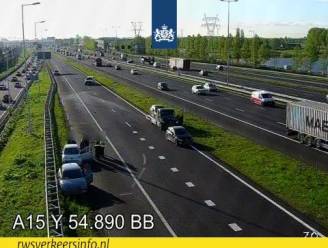 Drukke ochtendspits op A15 bij Rotterdam door meerdere ongelukken voorbij