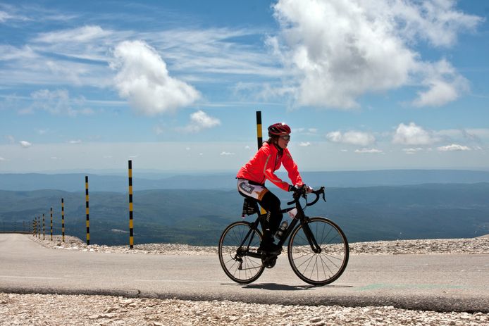 Annemarie Komen op de Mont Ventoux, ook wel de Kale Berg genoemd.