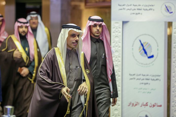 De Saudische minister van Buitenlandse Zaken Faisal bin Farhan maakte gisteren bekend te willen onderhandelen.