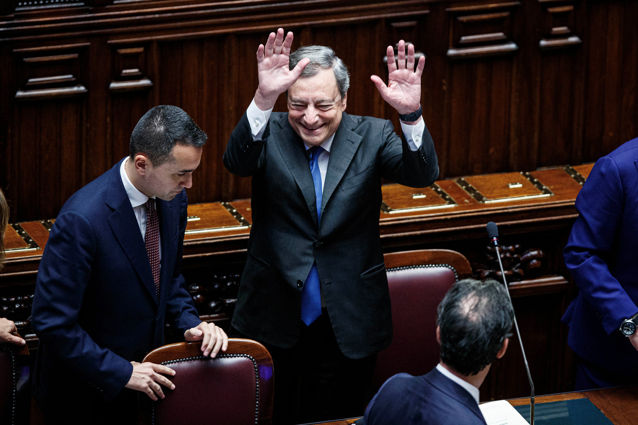 De Italiaanse premier Mario Draghi, een dag voor zijn aftreden in het parlement.  Beeld AP