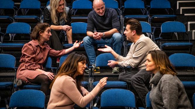 De wondere wereld van helers, trainers en andere coaches, voorstelling van Kratertheater