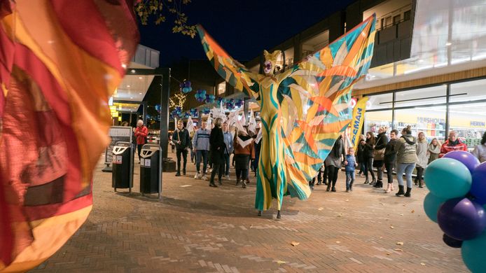 Winkelcentrum is afgelopen najaar na een grondige verbouwing feestelijk geopend en is dit voorjaar decor van een nieuw evenement voor het goede doel: KIKA-loop Colmschate.