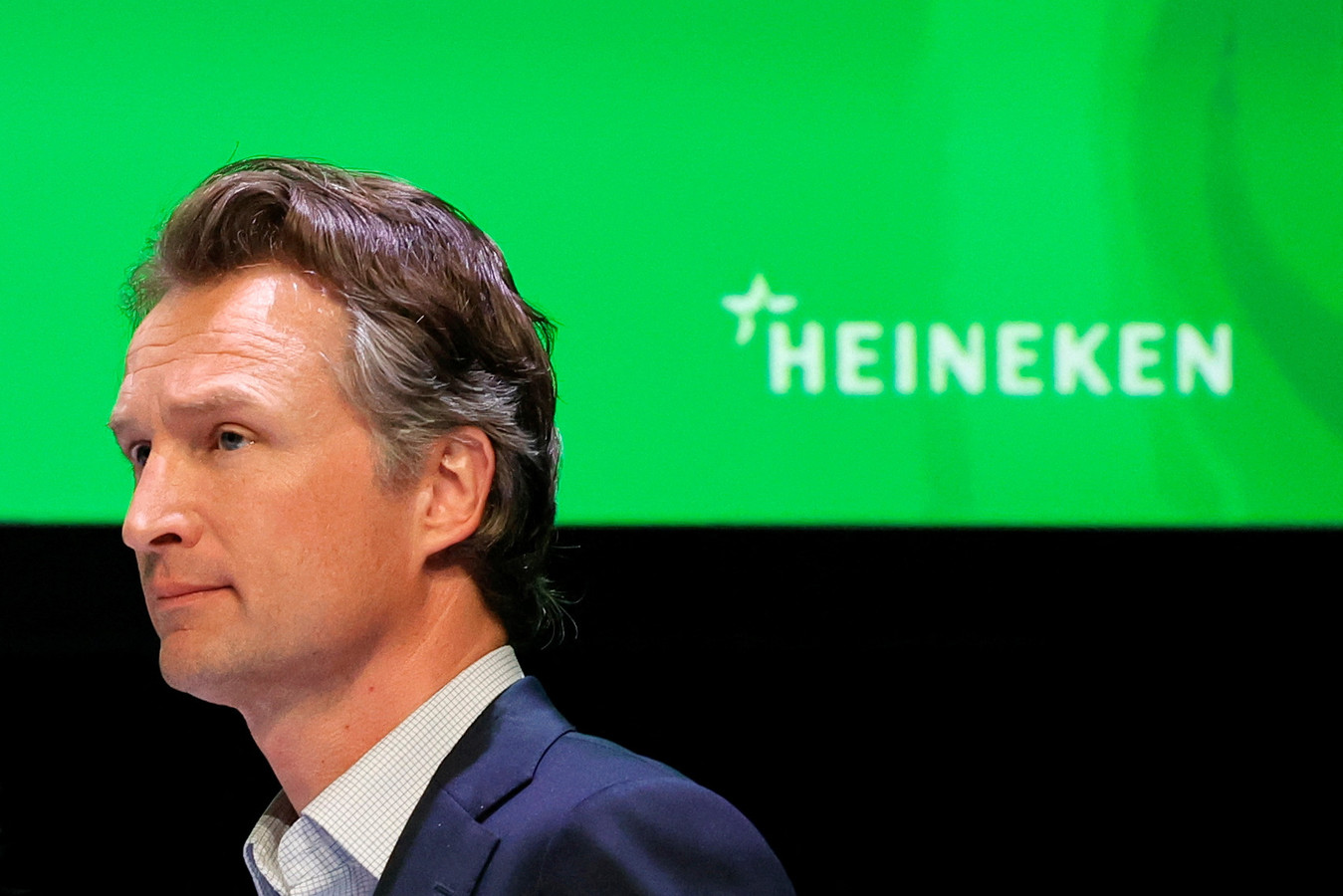 Inspectie stomverbaasd vier dagen voor nieuwe wet ligt loods Heineken vol met oude blikjes