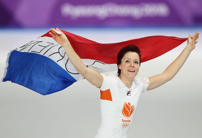 Jorien Ter Mors viert het goud.