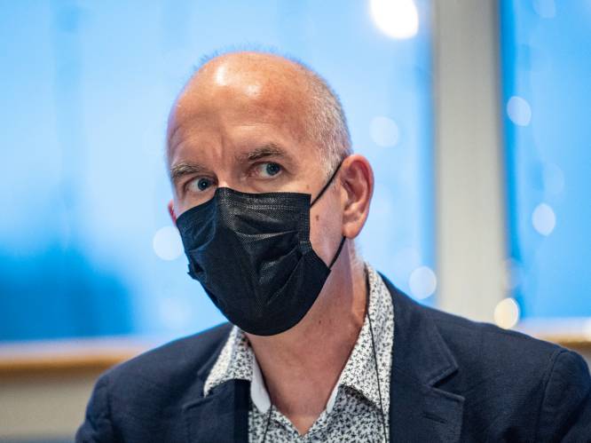 Geert Molenberghs werpt mondmasker en Covid Safe Ticket op als maatregelen tegen besmettingscijfers “die nu sneller stijgen dan verwacht”