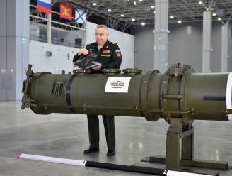 Russisch leger presenteert nieuwe middellange afstandsraket aan buitenlandse experten