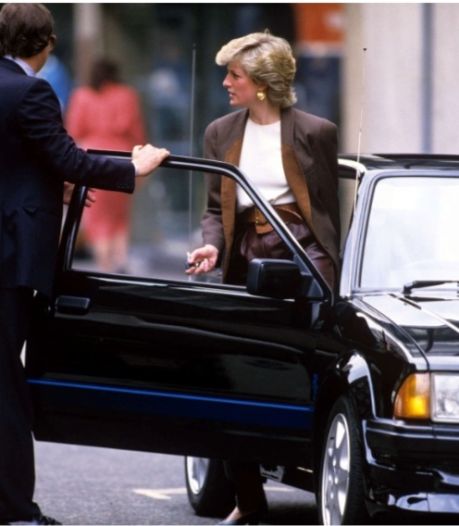 Snelle auto van prinses Diana wordt binnenkort geveild en het is geen koopje