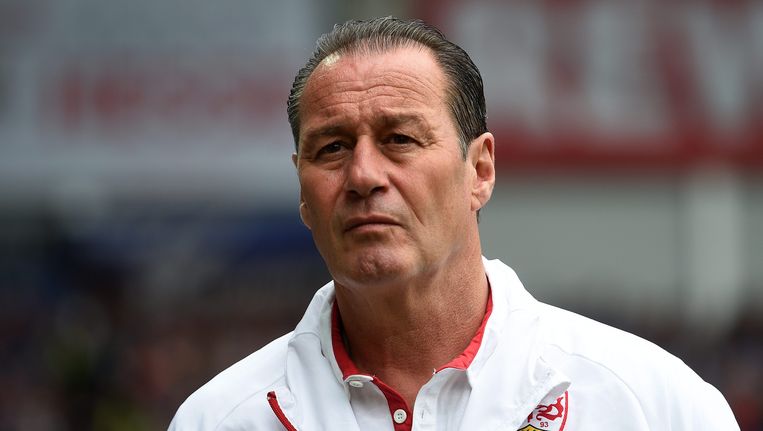 Huub Stevens als trainer van VfB Stuttgart Beeld epa