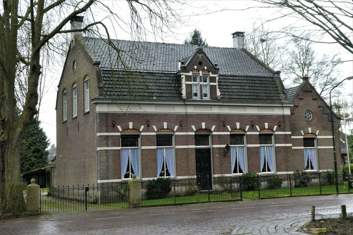 Dorpstraat 23 in Gemonde. In de achtertuin van dit pand zou het bouwplan De Rietstok moeten 'landen.'