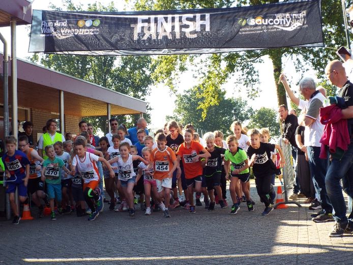 Start van de kidsrun tijdens de Profielloop in Gemonde in 2016.