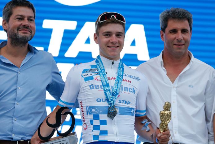 Remco Evenepoel m) in de leiderstrui.