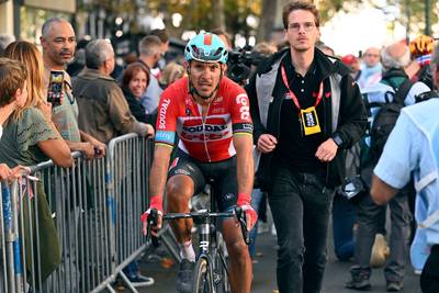 Démare volgt zichzelf op in Parijs-Tours, Gilbert finisht in buik van peloton in allerlaatste koers