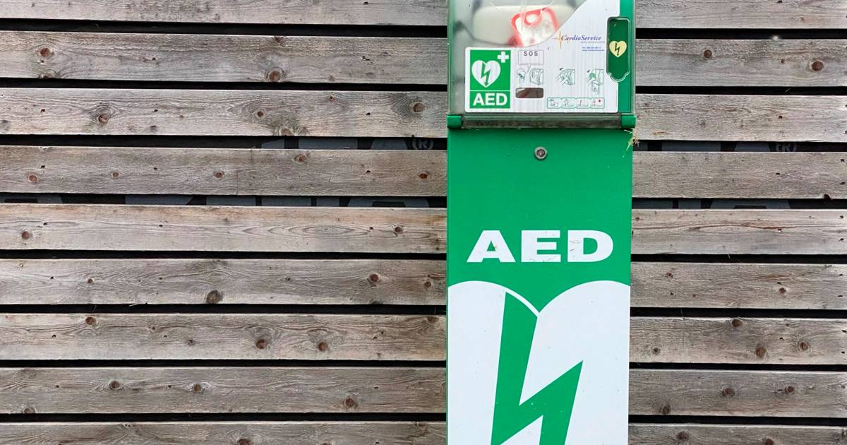 Rode Kruis geeft opleiding voor gebruik AEDtoestel "In 3 uur leer je