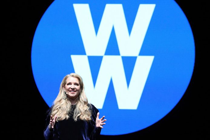 CEO Mindy Grossman tijdens haar speech over het nieuwe logo en de nieuwe filosofie van WW.