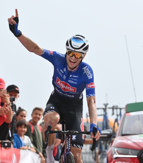 Revelatie Jay Vine soleert naar tweede dagsucces in Vuelta, Remco Evenepoel behoudt rode trui