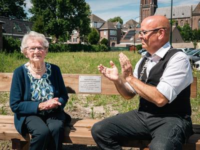 100-jarige Lies uit Budel is nog altijd kwiek: ‘Ik ben altijd bezig gebleven’