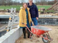 Melk kopen op de plek waar het vandaan komt? Sanne en Christian gaan voor gloednieuwe biologische stadsboerderij