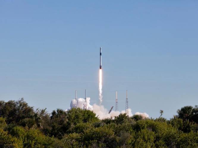 VIDEO. SpaceX brengt met vier jaar vertraging militaire satelliet in de ruimte