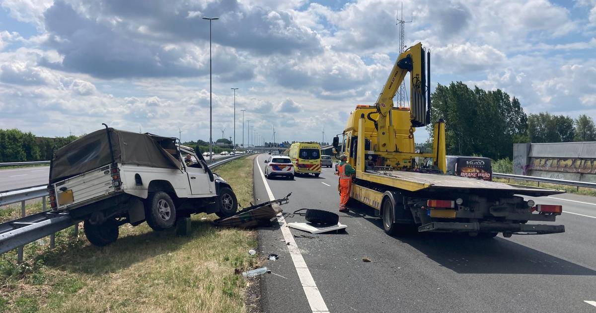 Twee rijstroken dicht op A2 door ongeluk bij Geldermalsen.