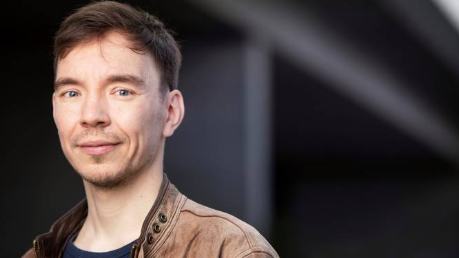 Utrechtse cabaretier Fabian Franciscus beleeft debuut in Stadsschouwburg: ‘Ik ben mezelf gaan accepteren’