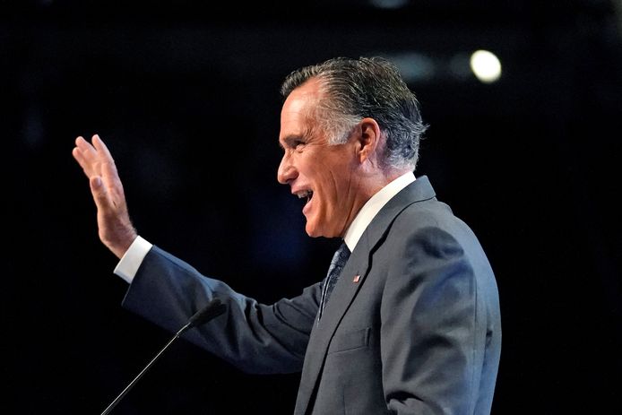 Senator Mitt Romney gisteren op de partijconventie in Utah.
