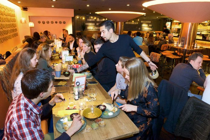 Vlak na de opening in oktober 2017 was het nog volle bak bij Mexicaans restaurant Popocatepetl aan het Gele Rijdersplein in Arnhem.