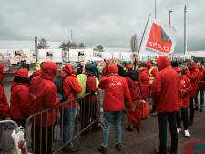 Les syndicats fouillés avant une réunion chez Delhaize: “La direction nous traite comme des terroristes”