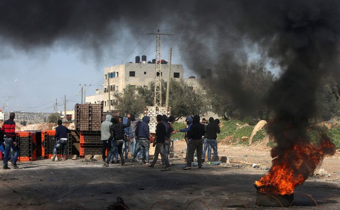 Archieffoto. Volgens Israëlische media is de raid een vergelding voor de dood van rabbijn Raziel Shevah. Op 9 januari werd het vuur geopend op de auto waarin de 35-jarige man zat.