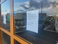 De tijdelijk gesloten winkel van Raven in Lelystad.