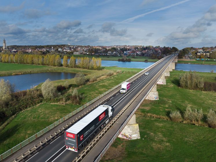 Blijdschap nu verbreding Rijnbrug stap dichterbij is, maar ook achterdocht: ‘Niet alleen brug aanpakken’