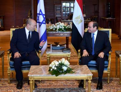 Premier van Israël bezoekt Egypte voor het eerst in decennium