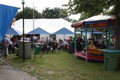 Vier dagen kermisvermaak in Leenderstrijp