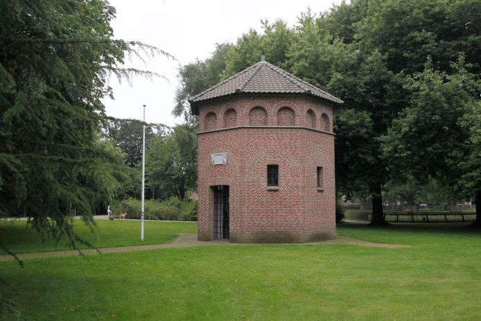 De Sint Jozef Gedachteniskapel in het Hortensiapark in Helmond.
