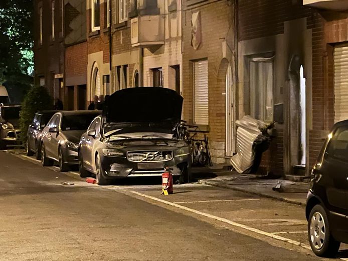 Enkele wagens en een woning liepen schade op door de ontploffingen in Zaventem.