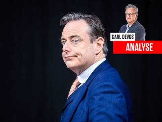ANALYSE. “Misschien ligt de historische rol van De Wever vooral in de constructie van een nieuwe Vlaamse volkspartij. Maar daarvoor moet hij het
centrum heropbouwen, niet slopen”
