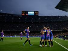 Vrouwen Barcelona vernederen Real voor ruim 90.000 toeschouwers