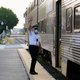 Biden staat pal achter Amerikaans spoorwegpersoneel en wendt grootste treinstaking in decennia af