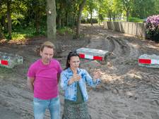 Buren omstreden eendenslachterij Ermelo schrikken zich rot: plots ligt er 'heel breed pad' voor hun huis