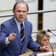 Minister Muyters verbiedt spelersmakelaars voor jongeren onder 15 jaar