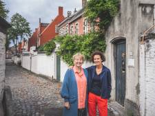 BIJZONDER WONEN. Barbra en Anke wonen in het begijnhof in Gent: “Dat ik dit mijn thuis mag noemen, is een privilege”